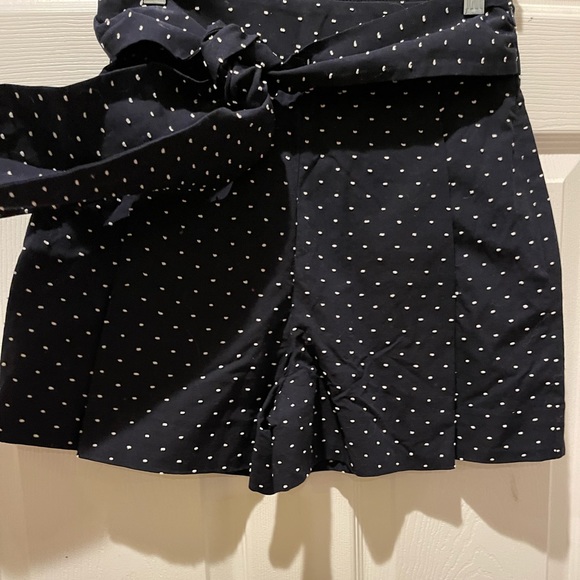 NWT J. Crew Navy Blue Tie Waist White Clipdot Shorts - Picture 4 of 7